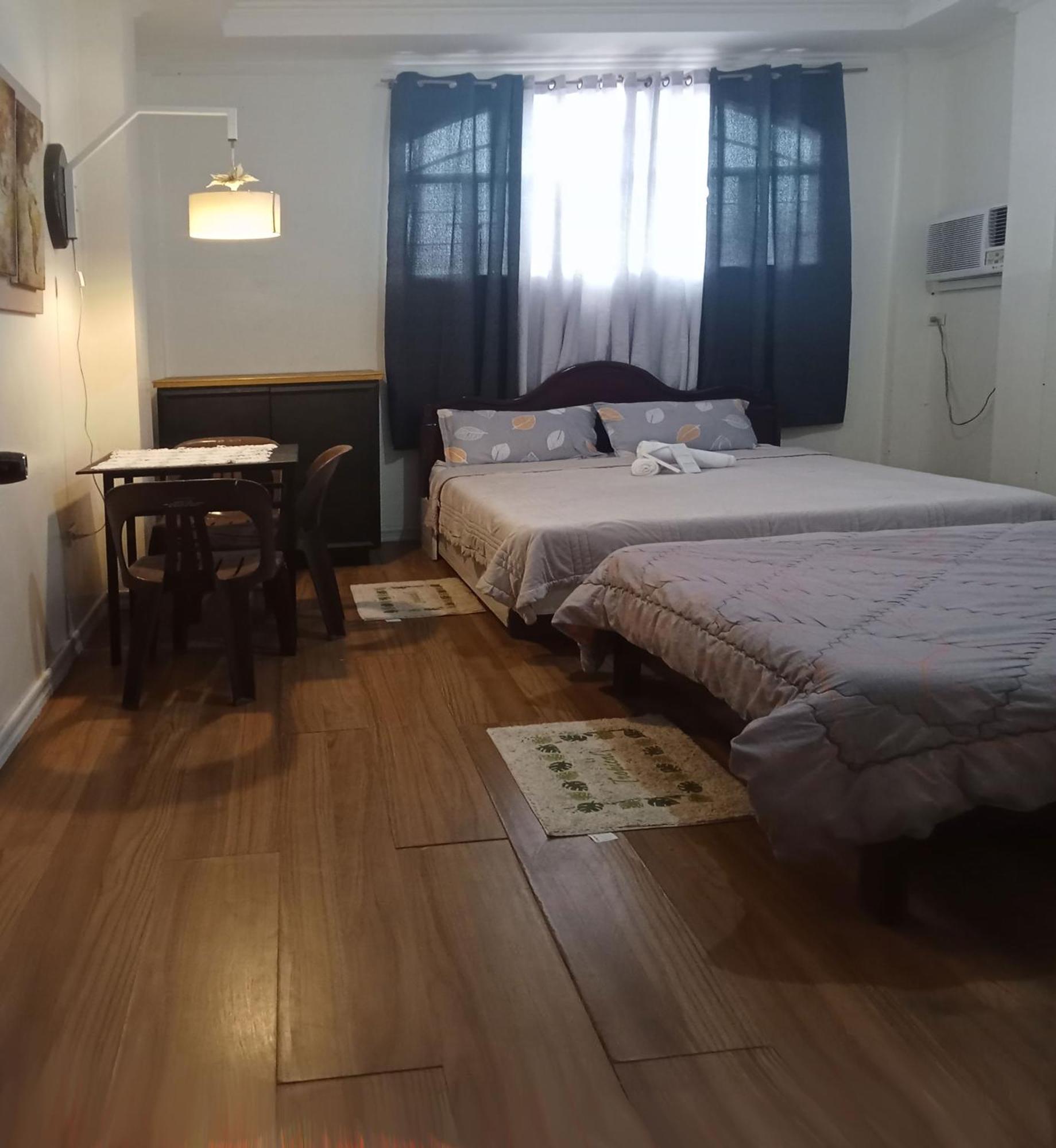 Leizel'S Bed & Breakfast Palompon Buitenkant foto